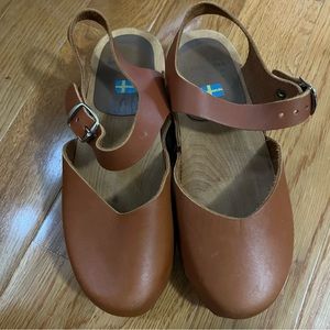 MIA Sofia Clog Sandal in Luggage Leather Size 40